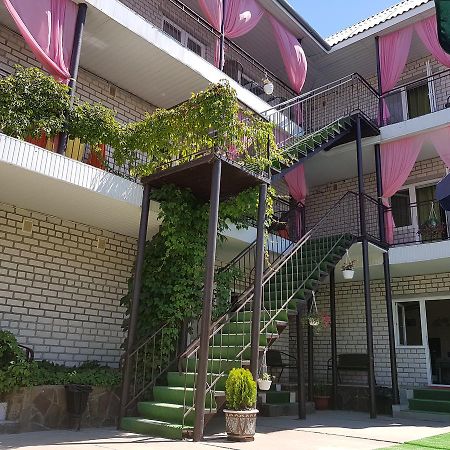 Hotel Flamingo Zaliznyy Port Exterior foto