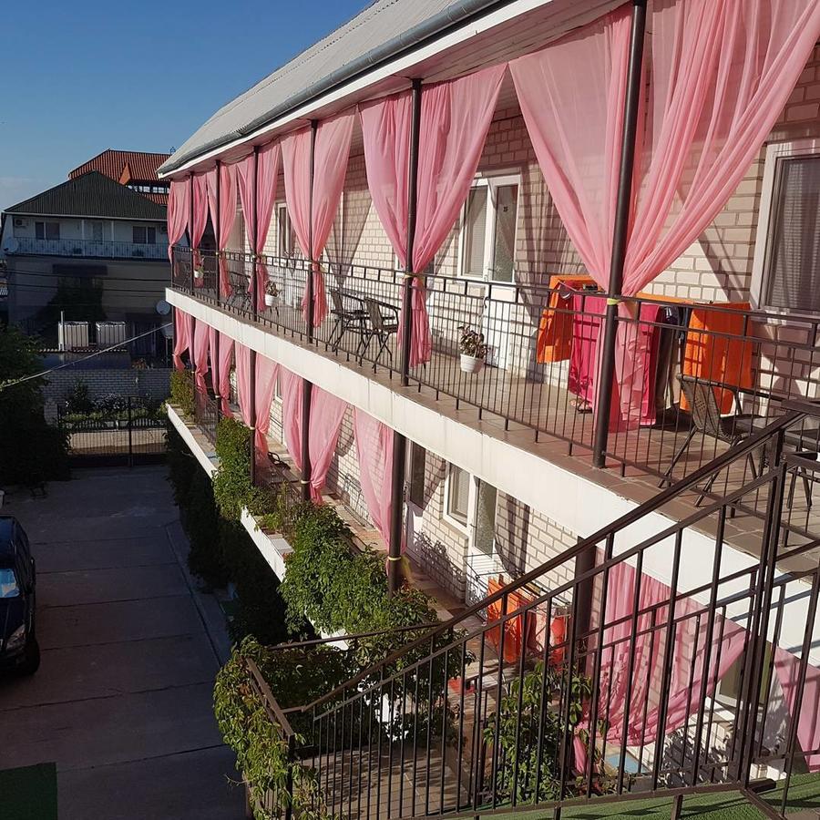Hotel Flamingo Zaliznyy Port Exterior foto