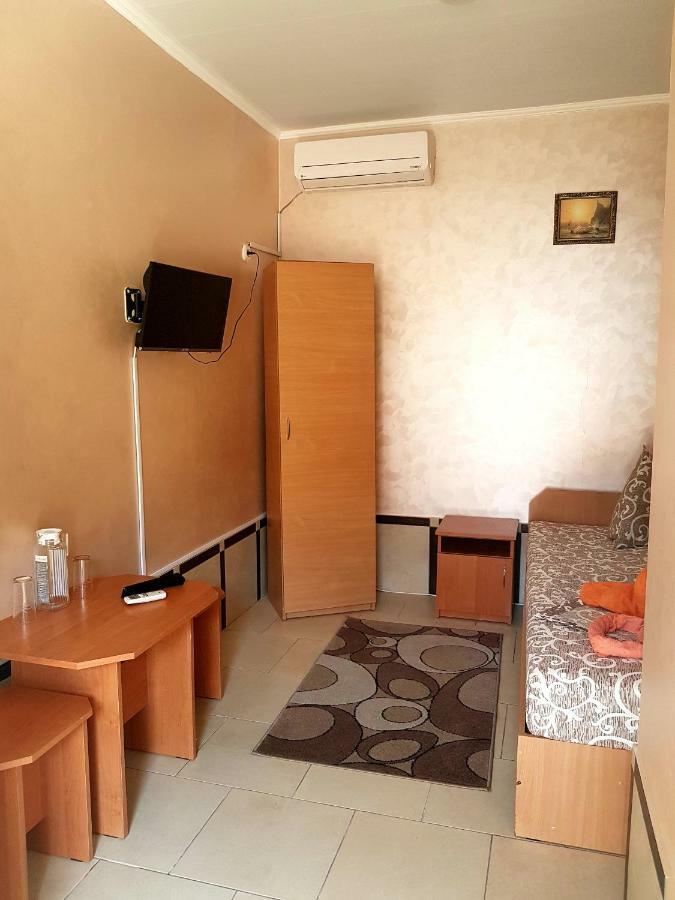 Hotel Flamingo Zaliznyy Port Exterior foto